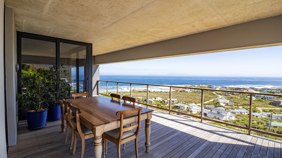 3 Bedroom Property for Sale in Rooi Els Western Cape